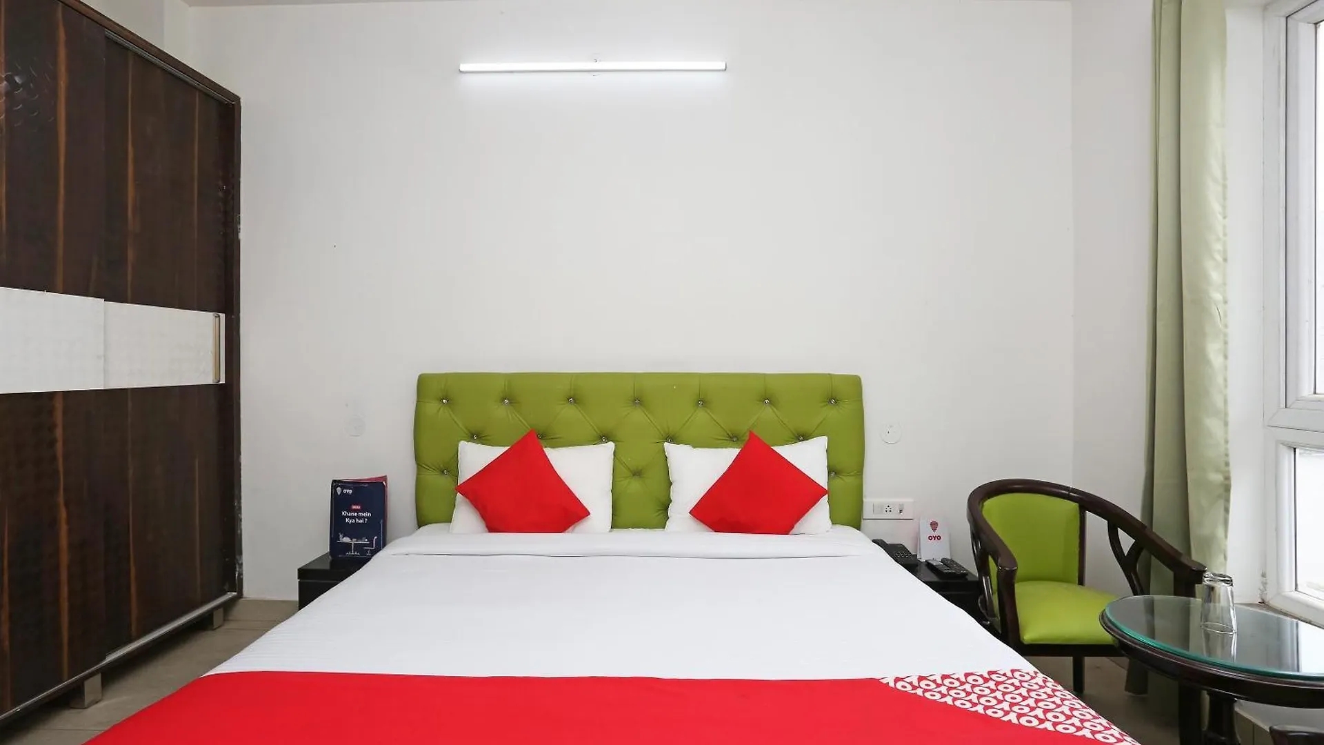 Hotel O Star Suites Gurgaon 3*,