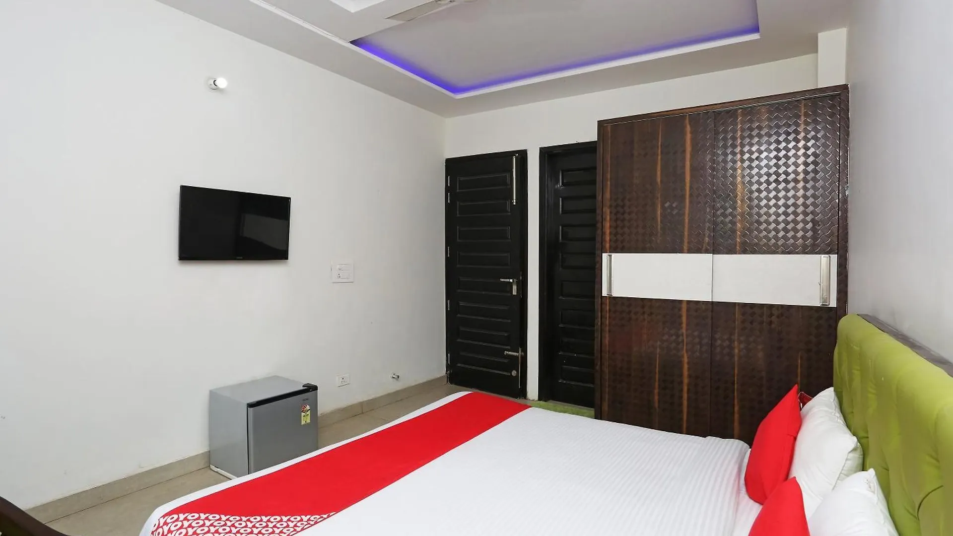 Hotel O Star Suites Gurgaon