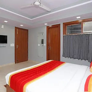 Hotel Capital O Aashiyana Paradise Near Omaxe Mall
